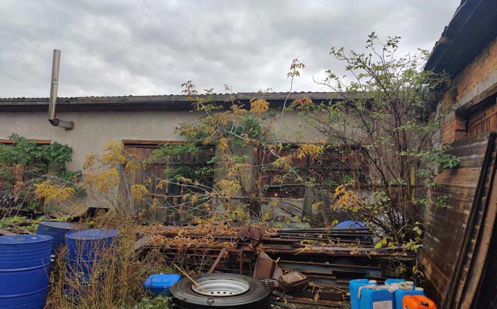 Приміщення гаражів - с-ще Черняхів, Житомирська обл.