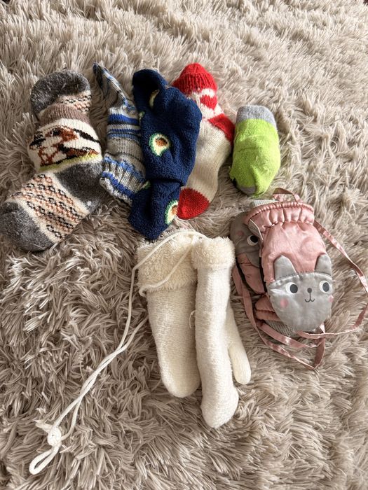 Рукавичкі, теплі шкарпетки