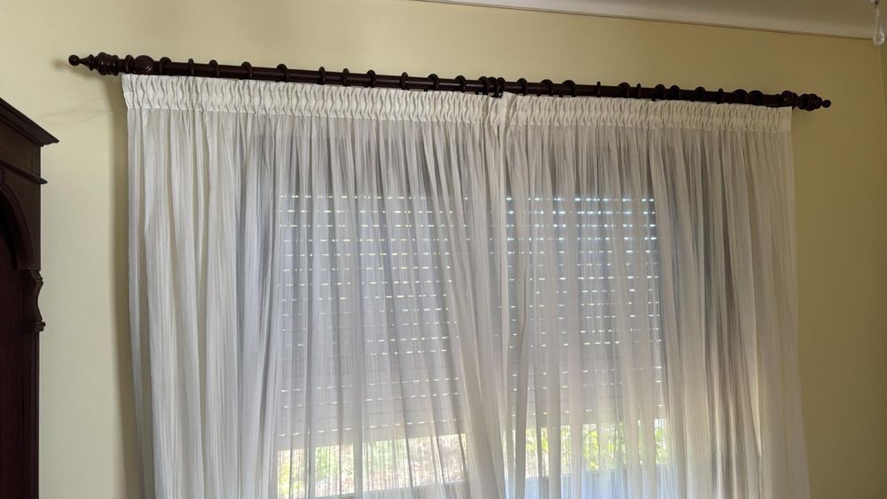 Varias cortinas completas com varao e aplicadores