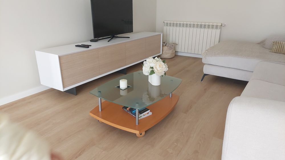 Mesinha de apoio/ Mesa de sala