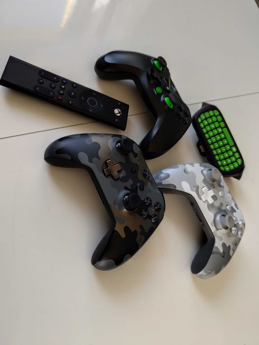 XBOX ONE+USB 3x pad, 7x gra, pilot, klawiatura,KINECT,panel chłodzący