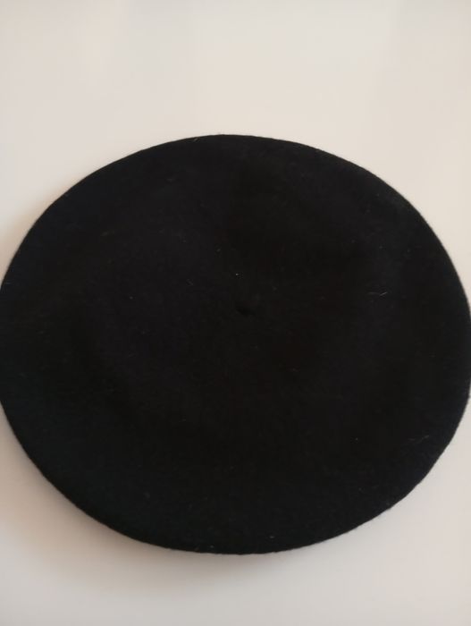 Na sprzedaż: beret, rozmiar 56–57.
