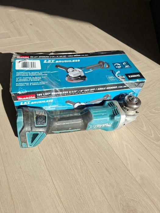 Szlifierka kątowa MAKITA  lxt 18v XAG04Z / DGA504Z