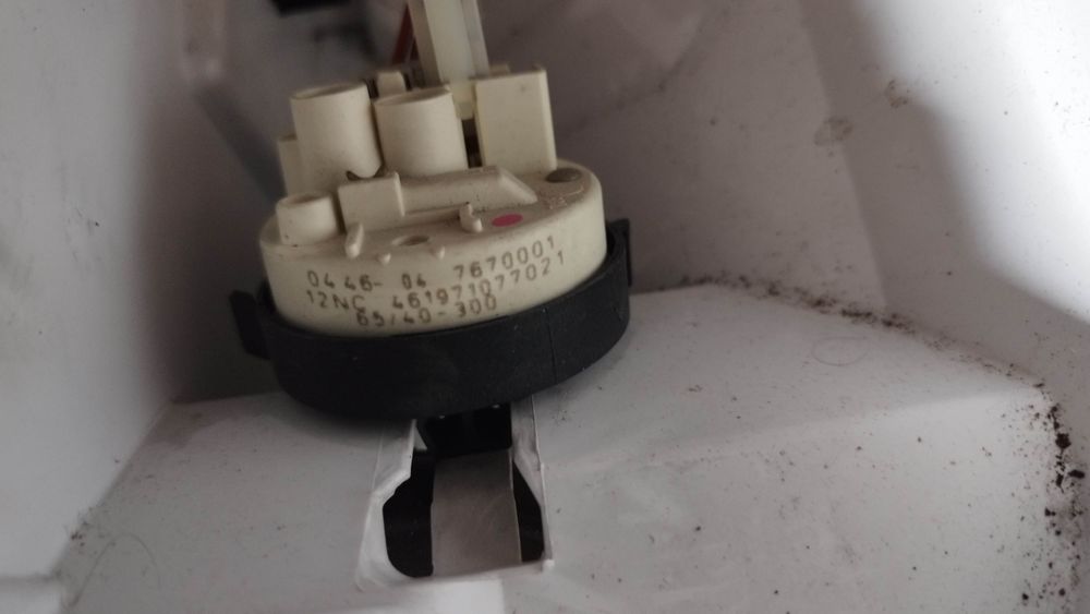 Pralka Whirlpool AWT5088/4  części/silnik/grzałka/pompa inne