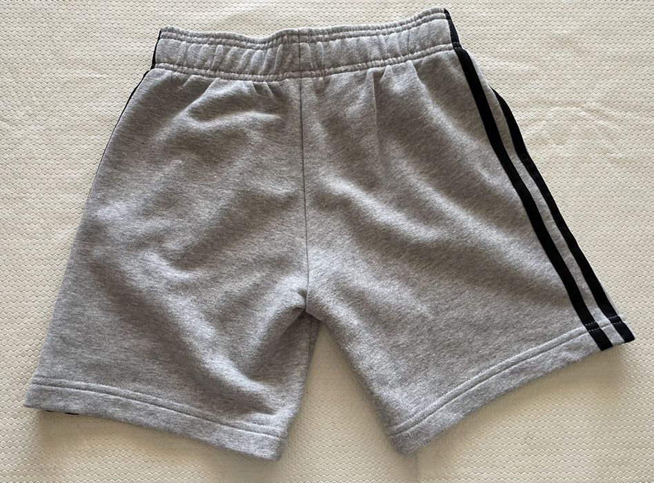 Calções criança adidas - Ótimo estado