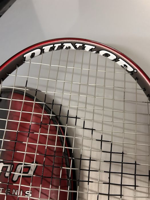 Raquete de tenis nova
