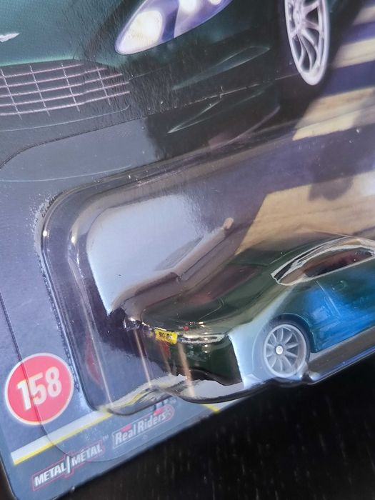 Hot Wheels - Aston Martin DBS - Boulevard 158