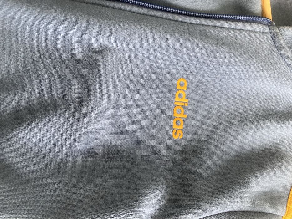 Casaco Adidas bom estado