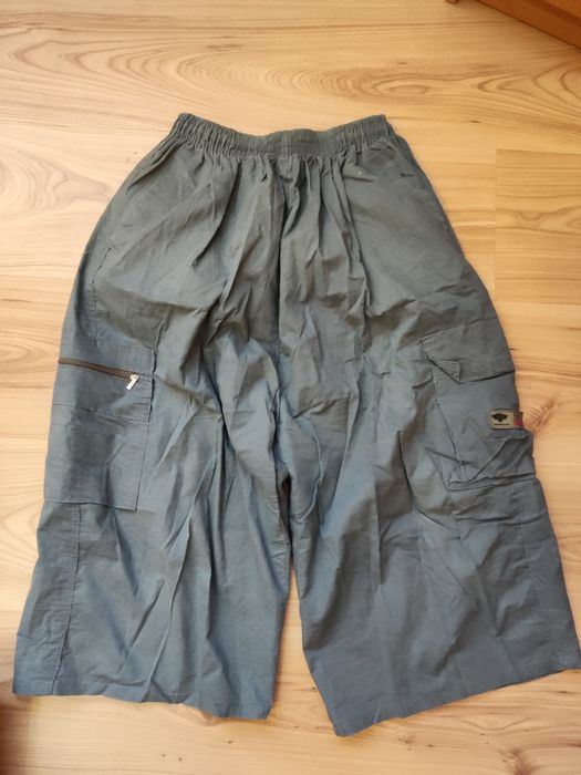 Віддам безкоштовно одяг для хлопця