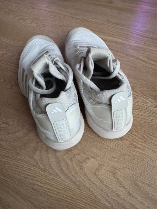 Ténis Adidas.465734514906900483