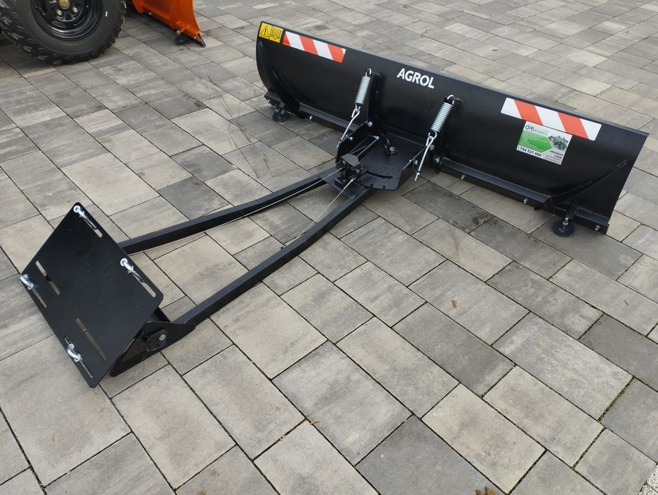 Pług śnieżny do quada na plac przed garażem