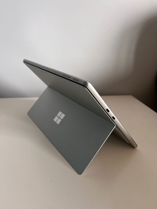 Microsoft Surface Pro 9 платиновий