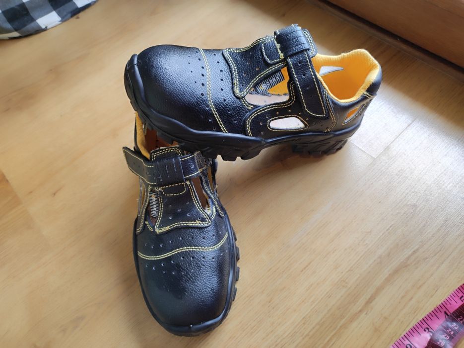 Buty robocze. Cofra