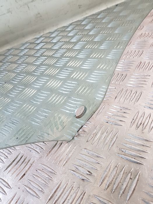 Szyba Drzwi Prawa Przód Opel Tigra B Cabrio 06R-