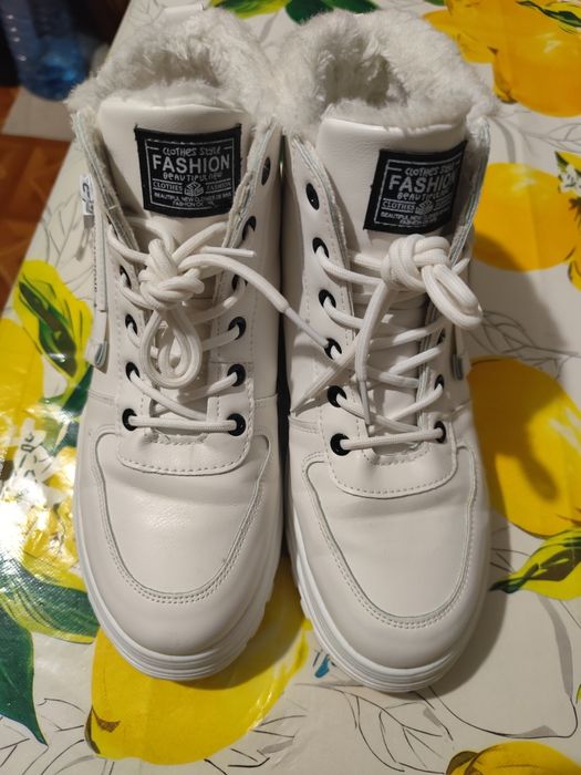 Кросівки  білі 45 розмір 27,5 стелька