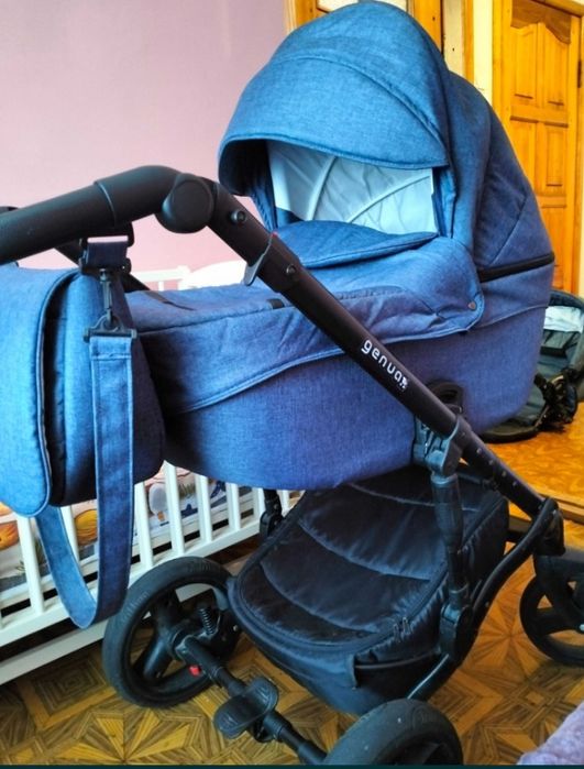 Неймовірного коасивогокольору!Дуже гарна колясочка 2в1!Один ма