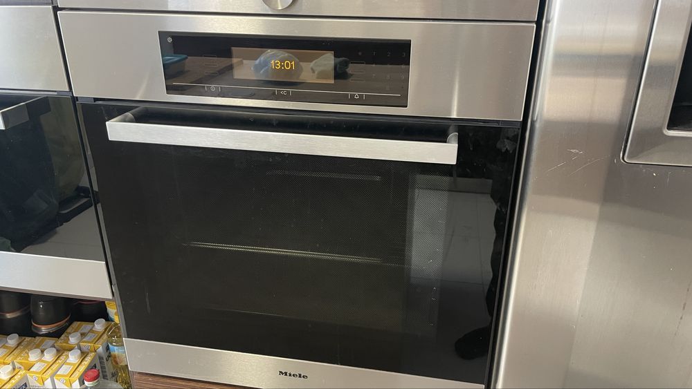 Piekarnik Miele z funkcją pary. Miele H 5681 B stal