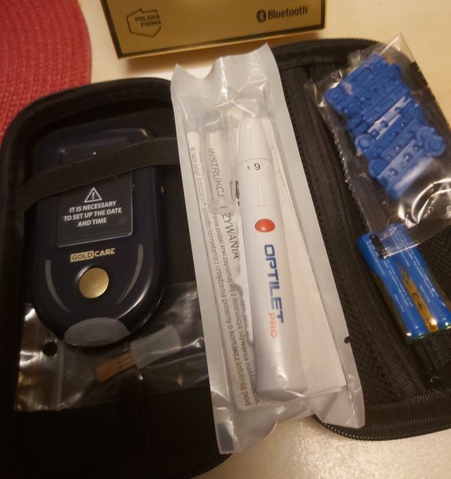 Glukometr zestaw do pomiaru poziomu glukozy.