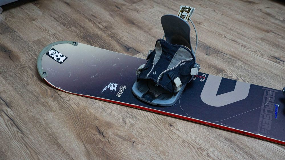 Deska snowboardowa Scott 160 cm z wiązaniami Flow