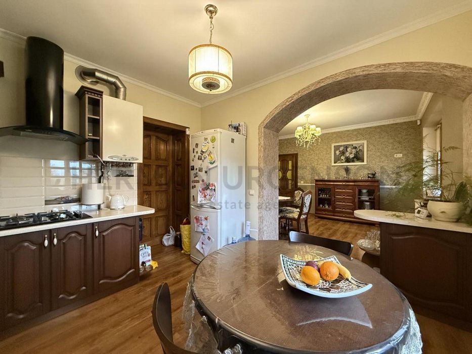 Продаж будинку 185 м.кв / 12 соток / Коритняни