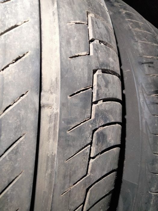 275 40 R21 Continental