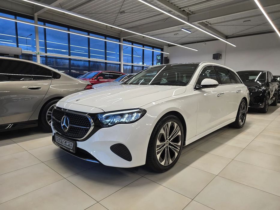 Mercedes-Benz Klasa E E 200T / NOWY MODEL 214 / PANORAMA / Ogrzewana kierownica / Avantgarde