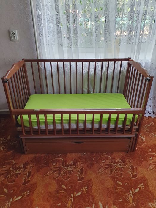 Продам кроватку.