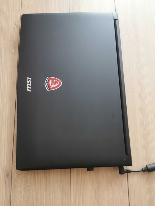 używany laptop gamingowy  MSI GL62MVR 7RFX stan bdb