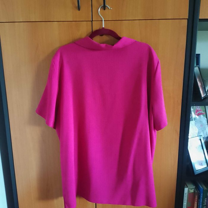 Letnia bluzka zapinana na guziki