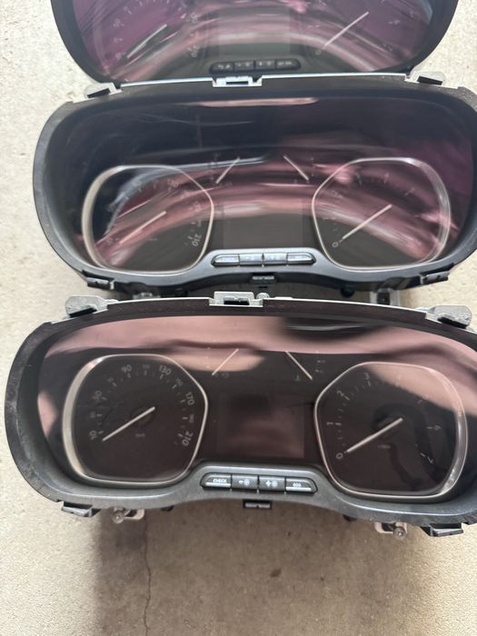 Licznik Jumpy Expert Vivaro Proace 16-22