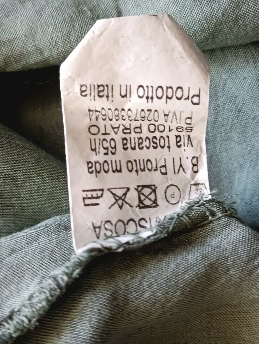 Oliwkowa bluzeczka z koronkowymi rekawami