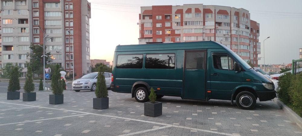 Пасажирські та грузові перевезення