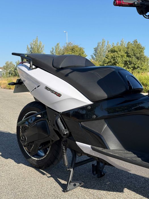 Gilera GP 800 (como nova)