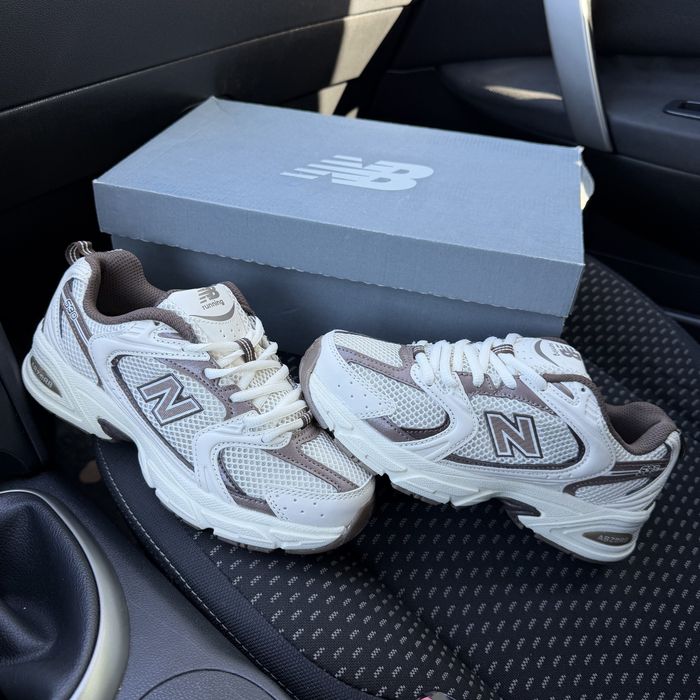 Жіночі кросівки нюбеланс білі сітка New balance 530 brown white