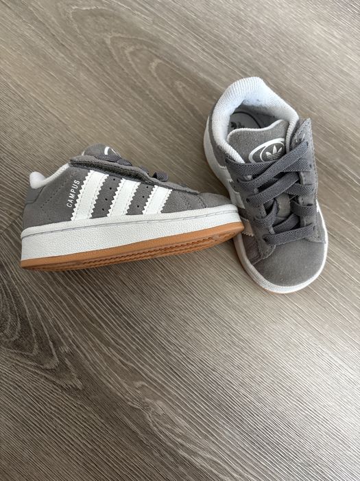 Sapatilha Adidas Campus