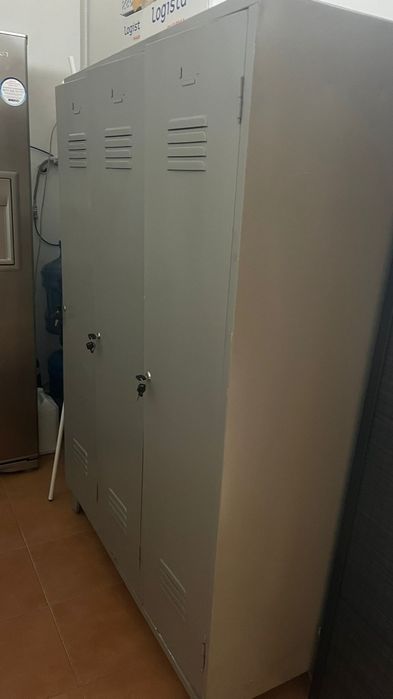 Vendo cacifo de 3 portas urgente