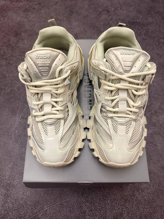 Balenciaga Track 2.0 Gold Black