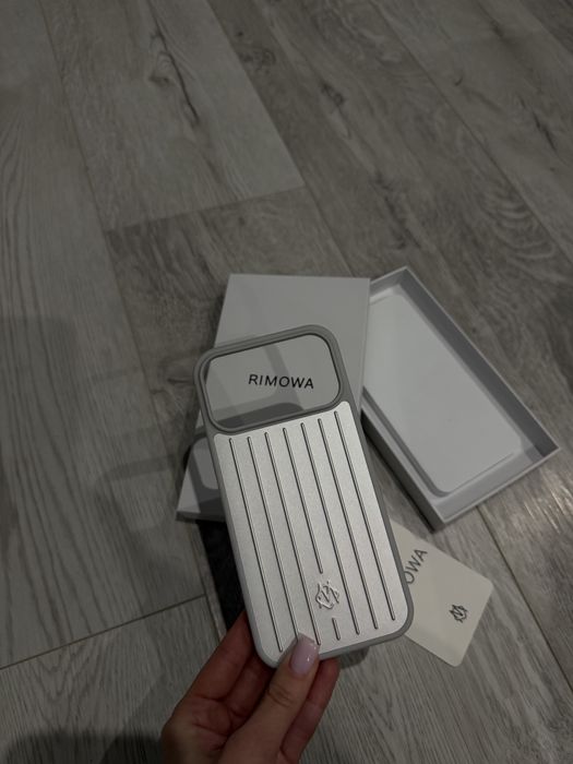 Чохли Rimowa на 17 pro max чорний і сірий,гортай)