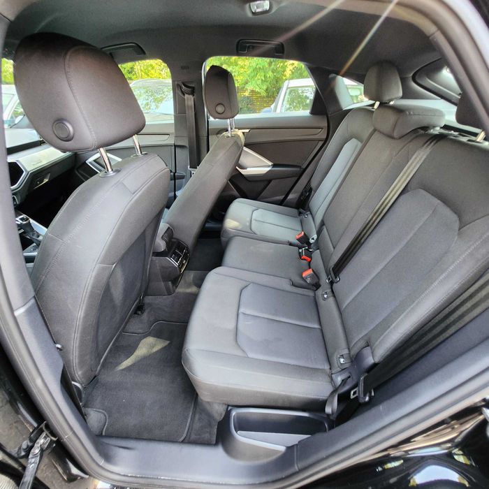 Audi Q3 1.8 Benzyna Wynajem wypozyczalnia samochodow aut premium