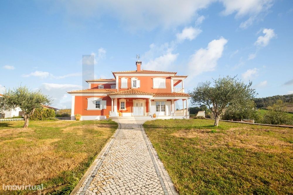 Moradia Espaçosa Próxima da Ericeira — Privacidade, Conforto e Naturez