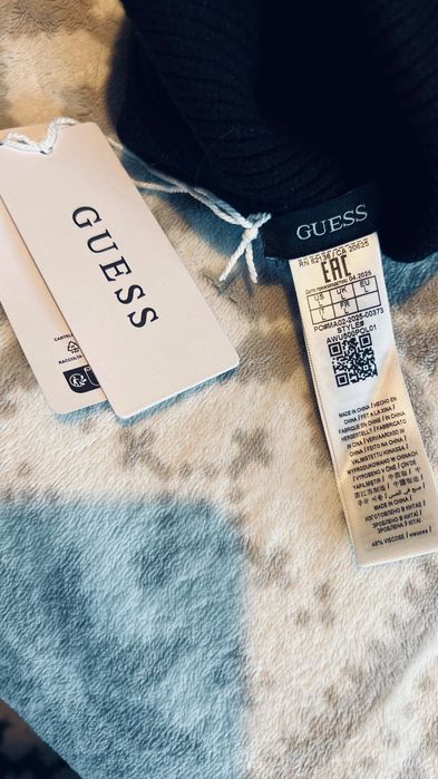 Nowa oryginalna czapka Guess