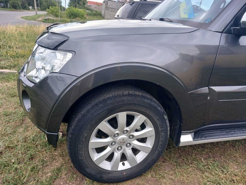 Mitsubishi Pajero Wagon IV