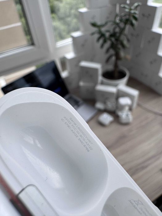Магазин б/у Кейс AirPods Pro 3 A3122 A3064 A3063 Оригинал