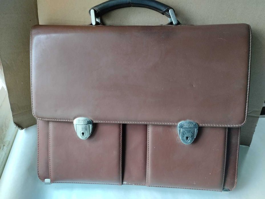 Портфель кожаный без наплечного ремешка. 30 на 38 см