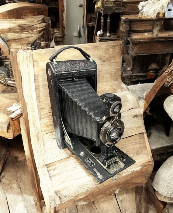 Przedwojenny aparat fotograficzny kodak jr vintage retro kamera