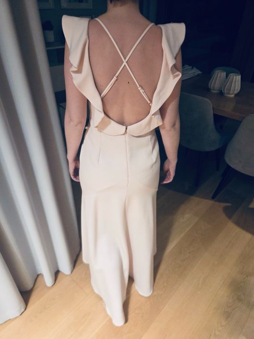 Piekna elegancka sukienka
