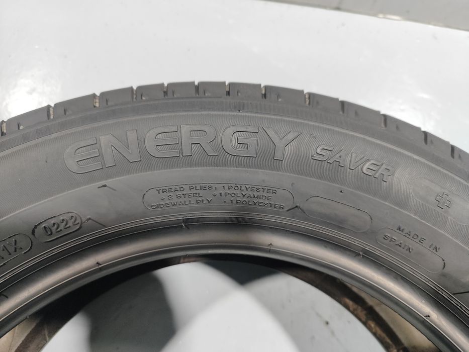 2 pneus semi novos 205-60R16 Michelin - Oferta dos Portes