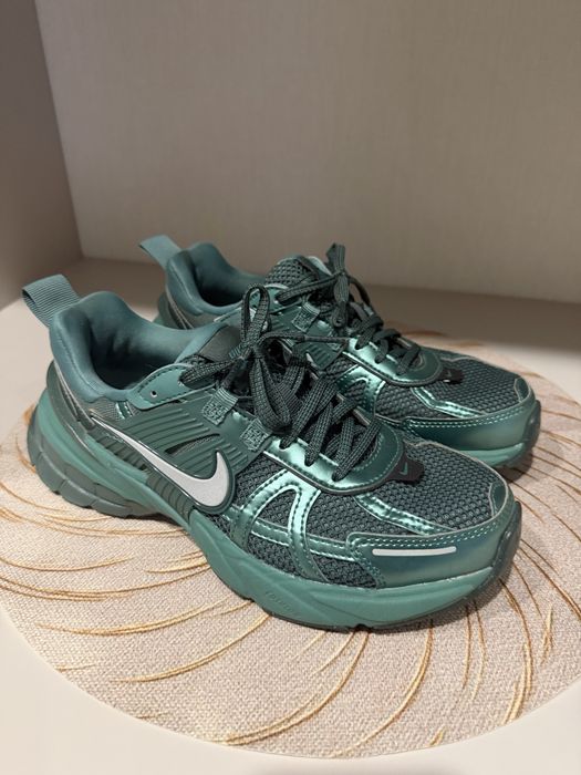 Кросівки  Nike V2K Run