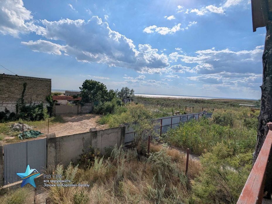 Продам дом в Каролино-Бугазе. 3 уровня.