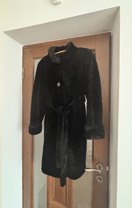 Продам шубу з мутона  з норкою в ідеальному стані р52